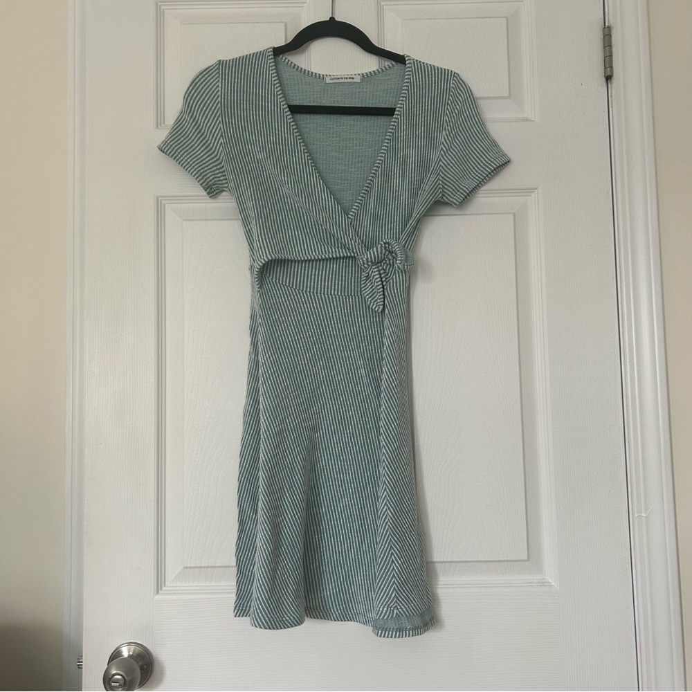 ✨4 for 30✨Green Striped Faux Wrap Dress